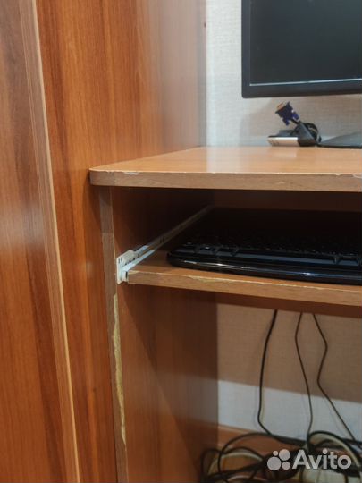 Компьютерный стол