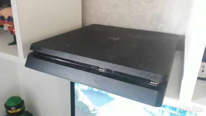 Ps4 slim 1 TB
