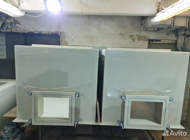 Теплый бак для перевозки живой рыбы