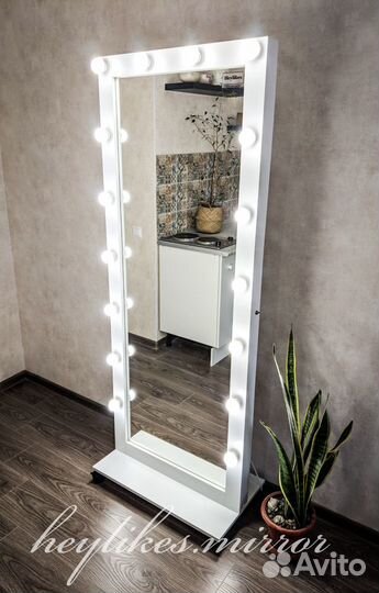 Гримёрное зеркало в полный рост/Зеркало с лампами
