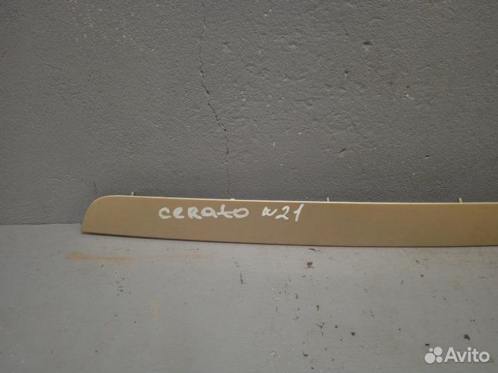 Молдинг крышки багажника Kia Cerato 2010