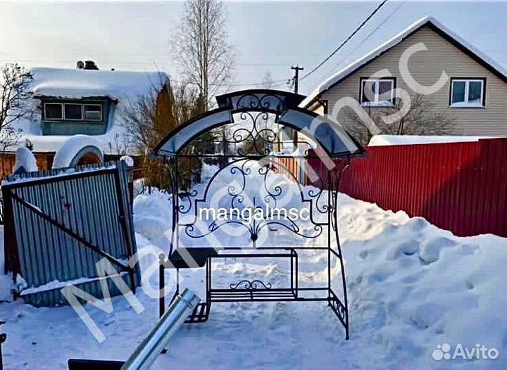 Мангал с крышей