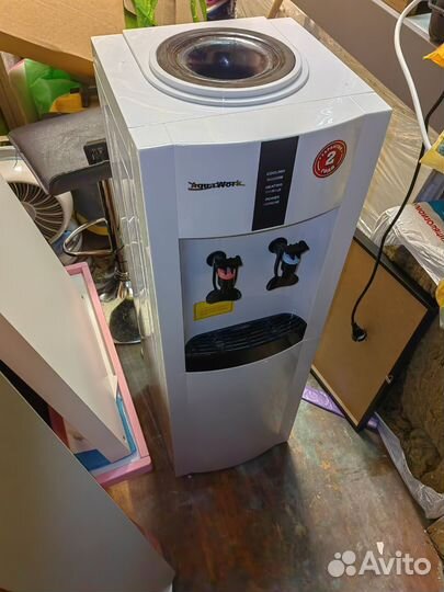 Кулер для воды напольный aquawork