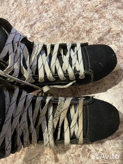 Коньки хоккейные