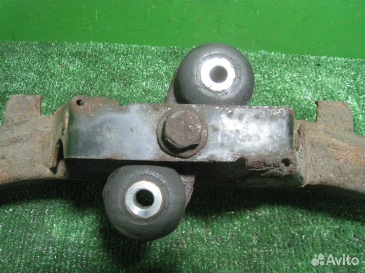 Кронштейн балки Opel Astra J 2010