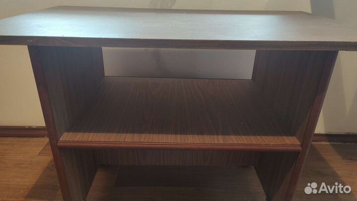 Журнальный столик,подставка под телевизор