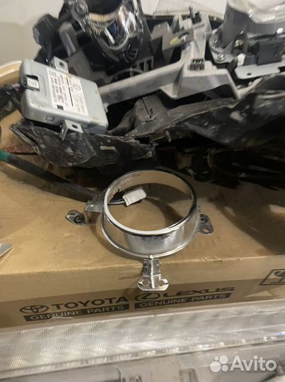 Фара левая Toyota Land Cruiser 200 2016