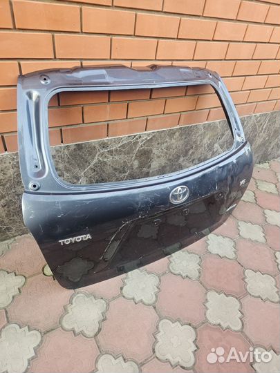 Toyota Highlander крышка багажника