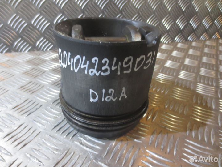 Поршень Volvo 8193990