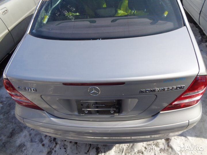 Крышка багажника Mercedes-Benz C180 W203 271.946