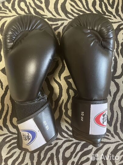 Боксерские перчатки