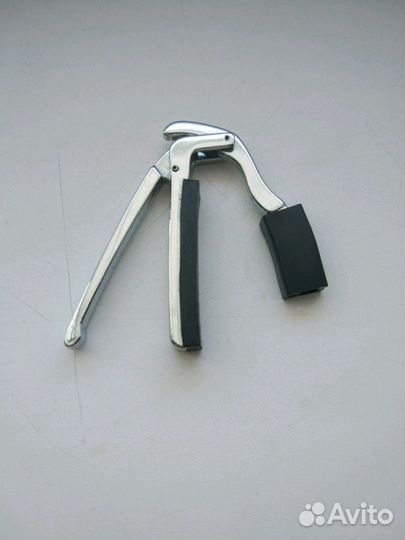 Каподастр Gardenia GP006 для аккустической гитары