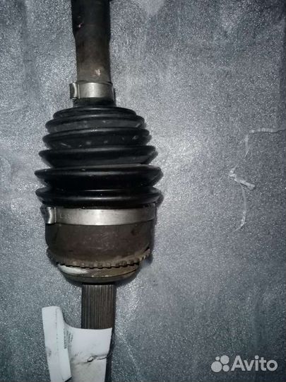 Привод левый Mitsubishi Lancer 9