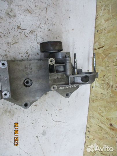 Кронштейн генератора Шевроле Лачетти