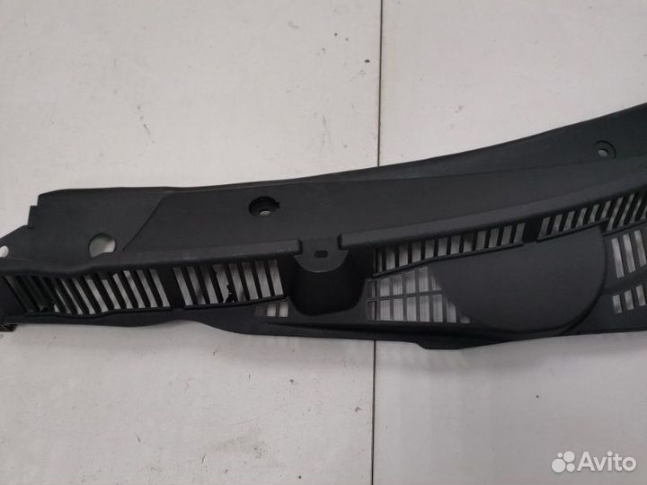 Решетка под лобовое стекло передняя левая Лада