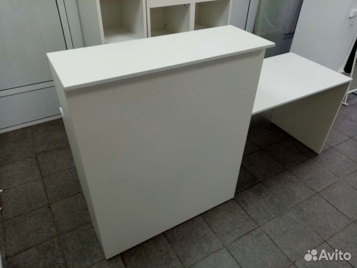 Стойка ресепшн, новая