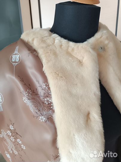 Жилетка из экомеха.Женская