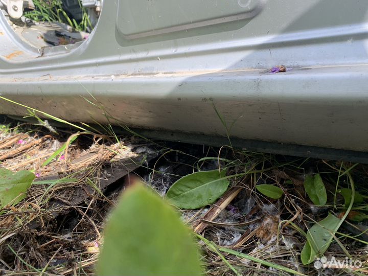 Toyota Corolla E150 2006-2013 порог правый