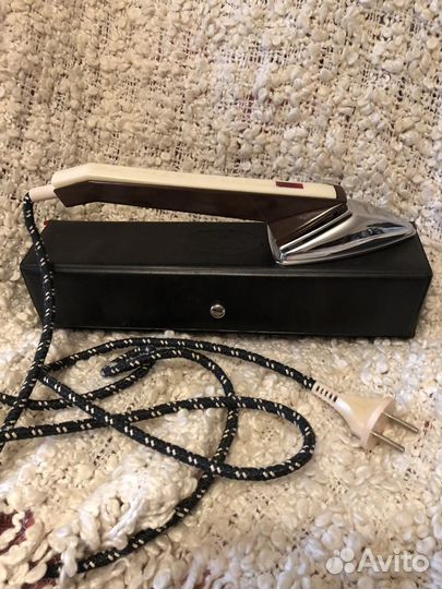 Электроутюг 