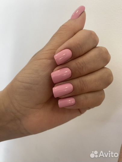 Модель на маникюр