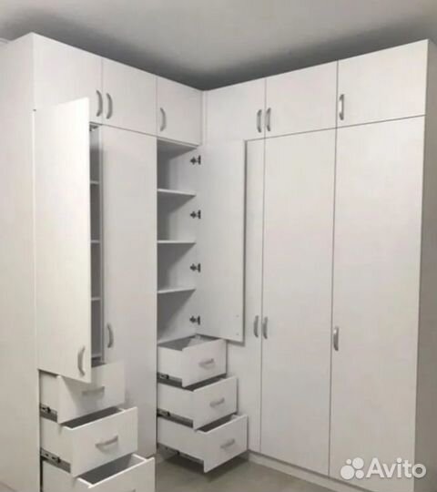 Угловой шкаф