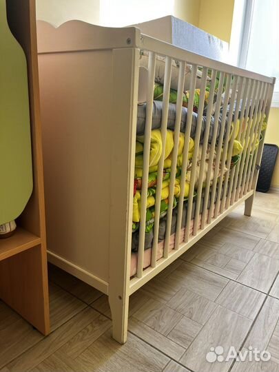 Детская кроватка