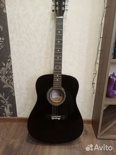 Акустическая гитара
