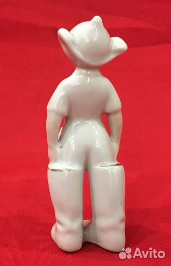 Статуэтка фарфоровая. Мальчиш Кибольчиш. СССР