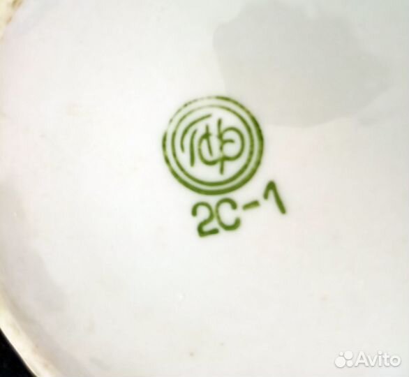 Фарфоровый чайник