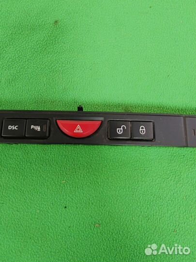 Кнопка аварийной сигнализации rover discovery 3