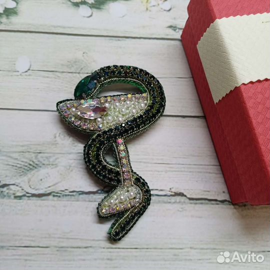 Брошь для мед. работника