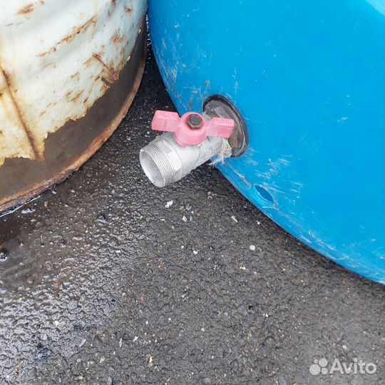 Емкость для воды 1000 л. пищевая бу