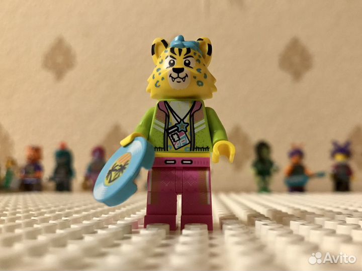 Минифигурка lego vidiyo dj cheetah