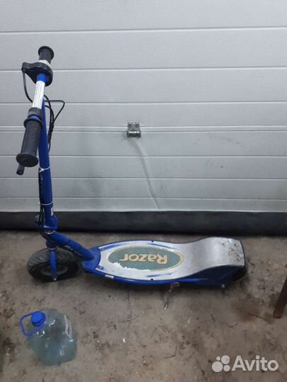 Взрослый электросамокат Razor e300