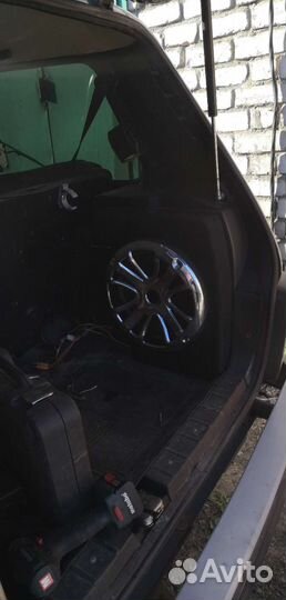 Короб сабвуфера нива