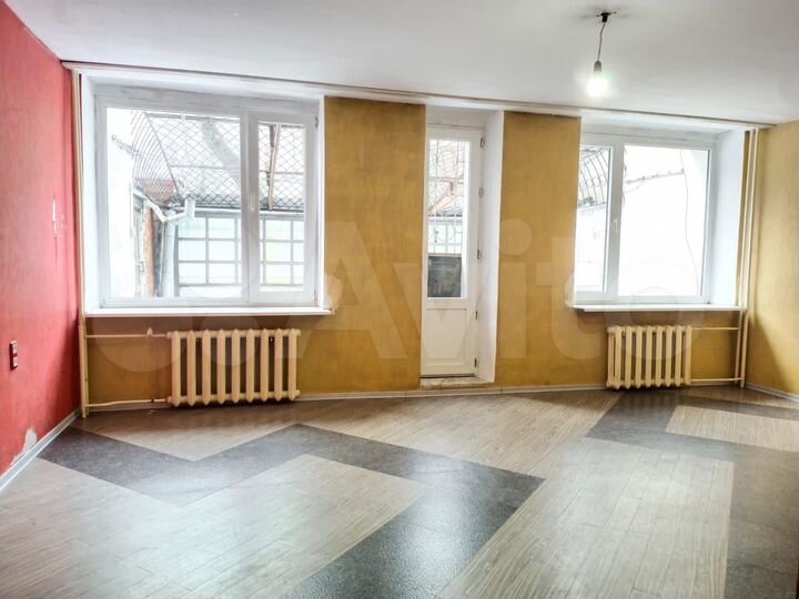 3-к. квартира, 90 м², 1/4 эт.