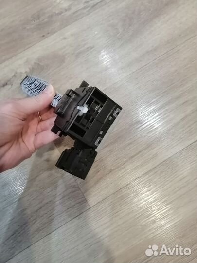Подрулевая колодка переключения поворотников и фар