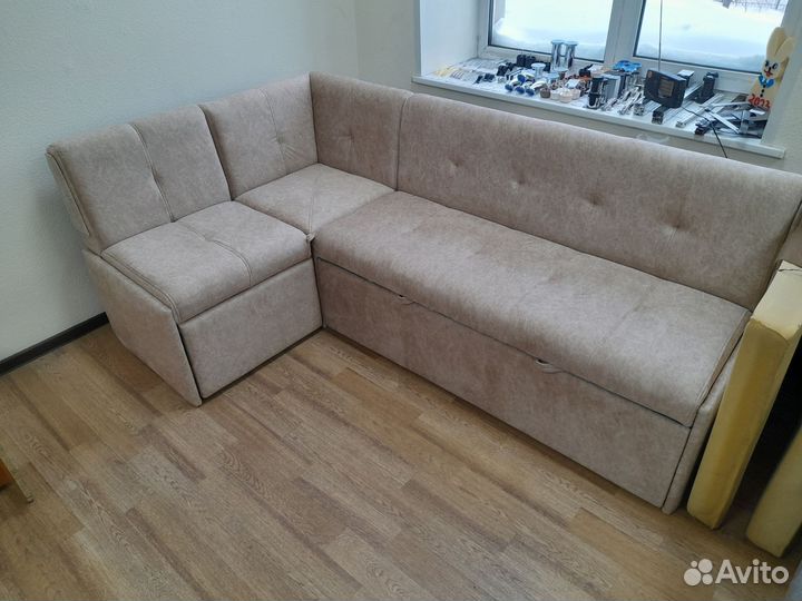 Новый Кухонный уголок со спальным местом