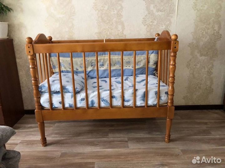 Детская кроватка