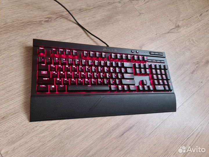 Клавиатура Corsair k68