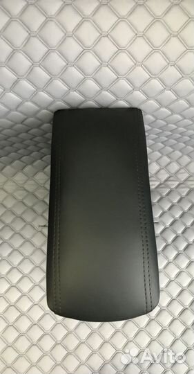 Подлокотник Skoda octavia A4 Tour