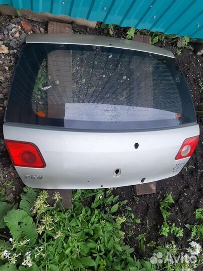 Продам дверь багажника faw wita