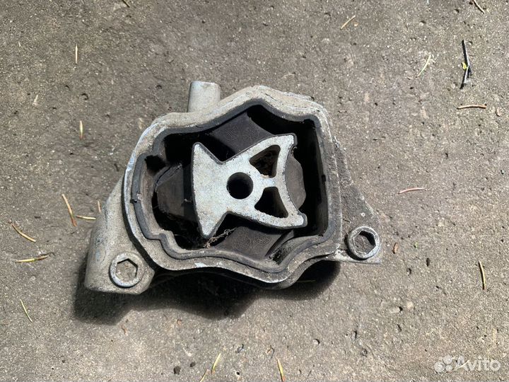 Volvo s80 подушка двс