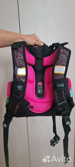 Рюкзак школьный для девочки Hummingbird