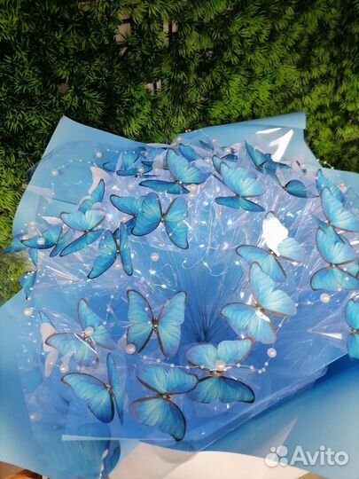 Букет из бабочек светящийся