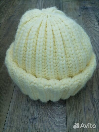 Шапка женская вязаная