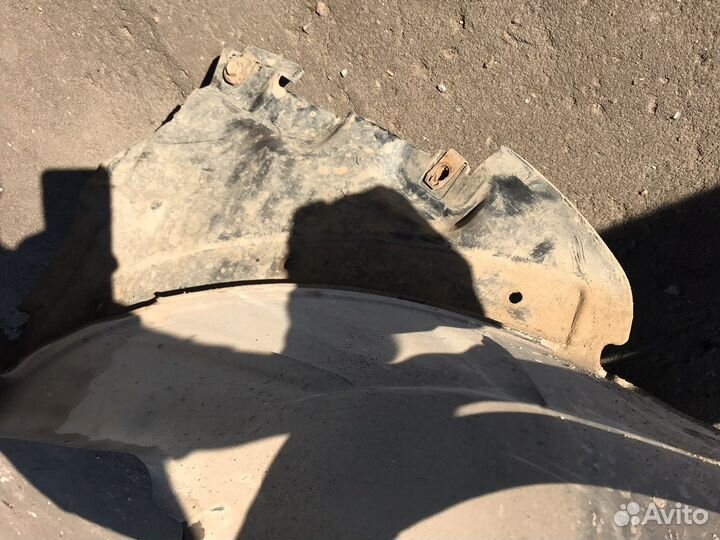 Подкрылок передний Мерседес мл 164