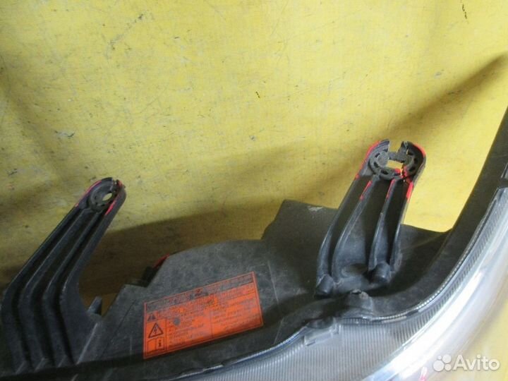 Фара левая Mitsubishi Delica d5 CV5W