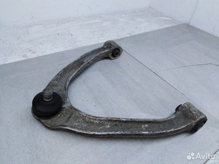 Рычаг передний правый верхний