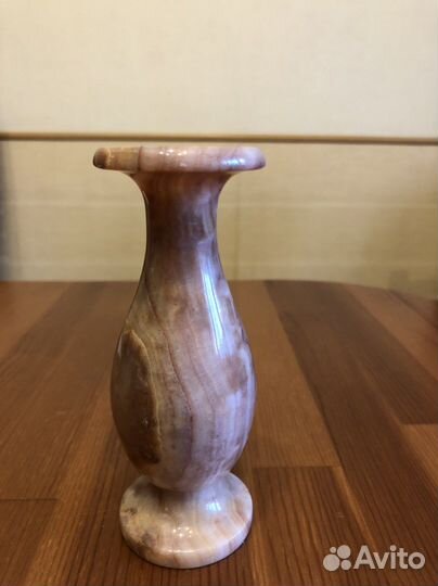 Ваза из оникса розовая